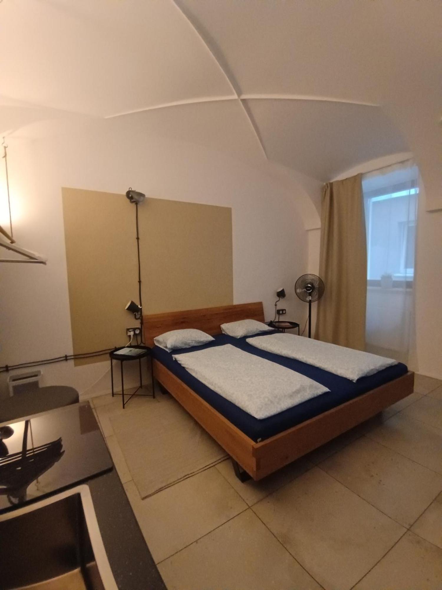 Center 2 Apartment